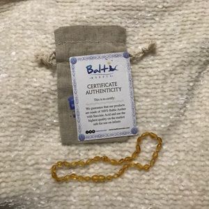 Balt amber teething necklace